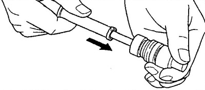5. Запрессуйте новый сальник как показано на рисунке.