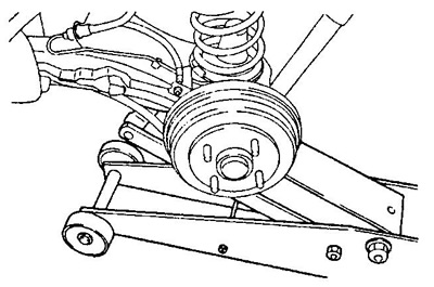 3. Поддомкратьте заднюю балку.
