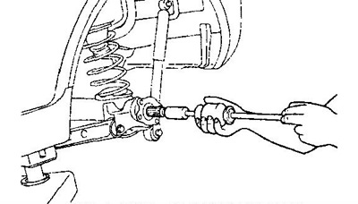 8. Отсоедините заднюю полуось.