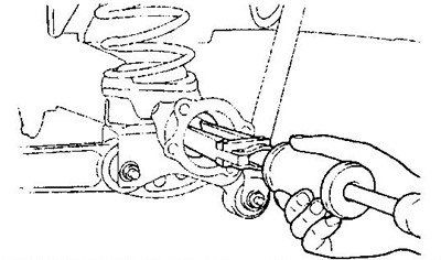 10. C помощью специнструмента извлеките сальник.