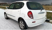 Toyota Duet, pogled iza