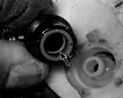 Рис. 5.6, 6. ...затем мотаните фитинг прямо вверх. Перед стыковкой муфты осмотрите уплотнительное…