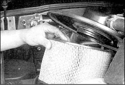 1. Отверните барашковую гайку и отсоедините пружинные защелки. Отсоедините шланги, снимите крышку и…