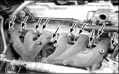 4. Смочите гайки и болты выпускного коллектора и гайки крепления выхлопной трубы к коллектору…