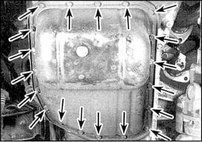 8. Снимите датчик уровня масла и осмотрите.