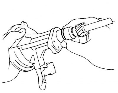 Внимание! Если коленвал все же поворачивался после снятия распределителя, то установите поршень…