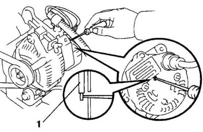 15. Если напряжение ниже нормального, то проверьте регулятор и генератор, поступив следующим…