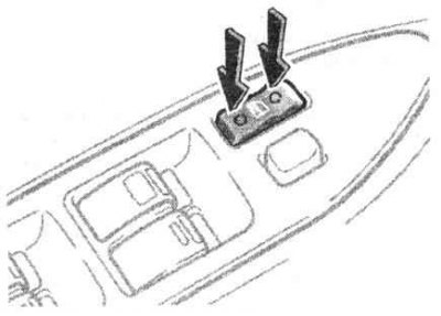 Запирание и отпирание с помощью выключателя электропривода замка двери