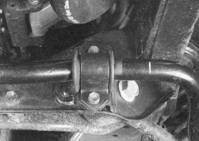 3a. Оцените состояние карданных шарниров рулевой колонки. Проверьте защитные чехлы рулевого…