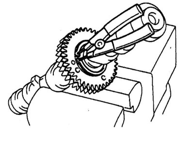 Примечание. При отсутствии под рукой штифтового ключа проденьте в свободное отверстие в зубчатом…