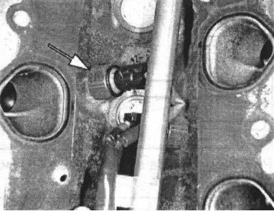 Примечание. На двигателях 2UZ-FE на каждой головке цилиндров установлено по одному датчику…