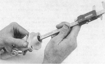 c. Измерьте расстояние от торца ГТЦ до дна кармана в поршне под посадку штока толкателя (обратитесь…