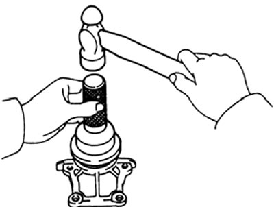 б) Используя трубу подходящего размера и молоток, легкими ударами осадите новый сальник до тех пор,…