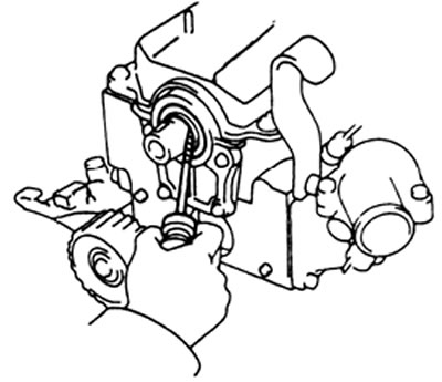 Внимание: необходимо проявлять осторожность, чтобы не повредить распределительный вал. Жало…