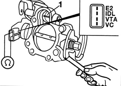 Рис. 14 Проверка датчика положения дроссельной заслонки