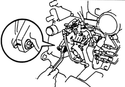 Если правильного совмещения нет, то совместите метки путем наклона ТНВД.
