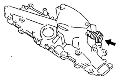 2. Замените уплотняющую шайбу и заверните перепускной клапан моментом 39 Н·м.