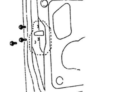 в) Отверните три болта и извлеките замок двери через смотровое отверстие.