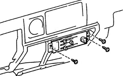 10. Снимите четыре ручки и панель управления отопителем.