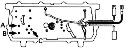 б) Если сопротивление отличается от указанного, замените указатель.