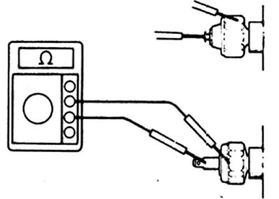 Примечание: цепь выключателя размыкается при давлении масла выше 0,5 кг/см² (49 кПа).