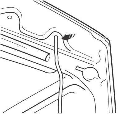 Рис. 1.40. Расположение стойки для поддержки капота в открытом положении