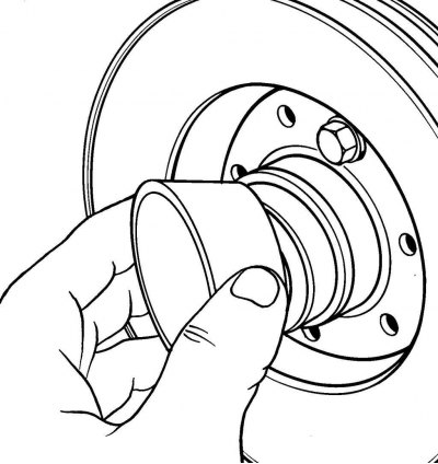 Рис. 3.88. Установка втулки на ступицу шкива/ гасителя колебаний