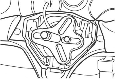 Рис. 13.4. Использование съемника для снятия рулевого колеса