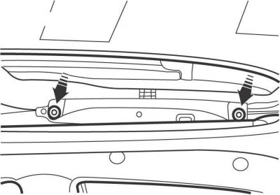 Рис. 14.62. Расположение винтов (два винта невидимы) крепления стекла подъемно-сдвижной панели крыши