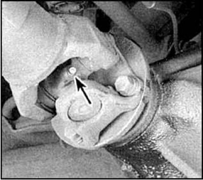 Контрольный клапан (указан стрелкой).