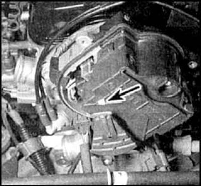 5. При этом метки на шкале и шкиве должны быть совмещены, а указатель бегунка должен находиться…