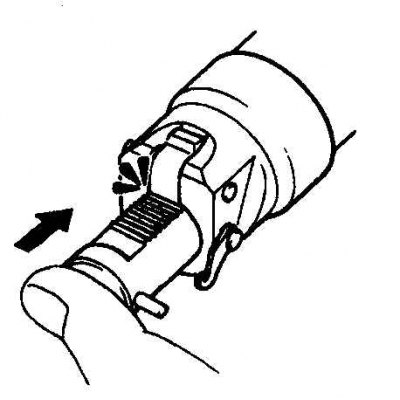 3. Проверьте работу фиксатора натяжителя. Фиксатор должен надежно удерживать плунжер.
