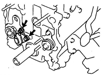 7. Отверните болты (указаны стрелками) и снимите успокоитель N4.