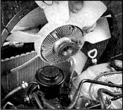 5. Снимите крыльчатку. Снимите кожух.