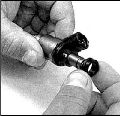 12. Замените уплотнители.