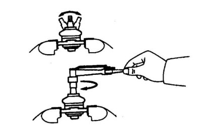 10. Покачайте палец опоры от себя и на себя 5 раз, после чего заверните гайку.